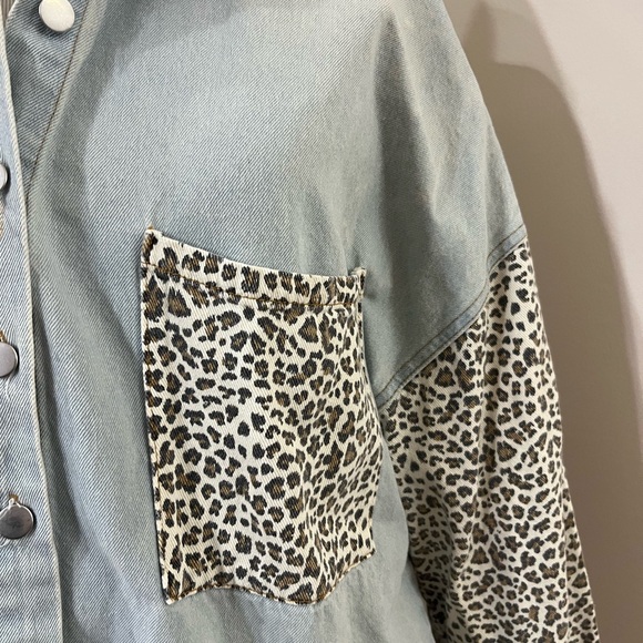 POL Light Blue Denim and leopard shacket - Picture 2 of 4
